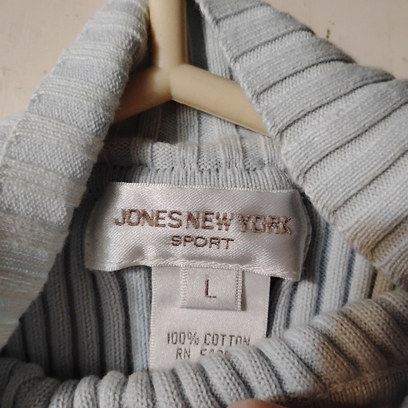 Size Large Ribbed Top - Picture 4 of 5